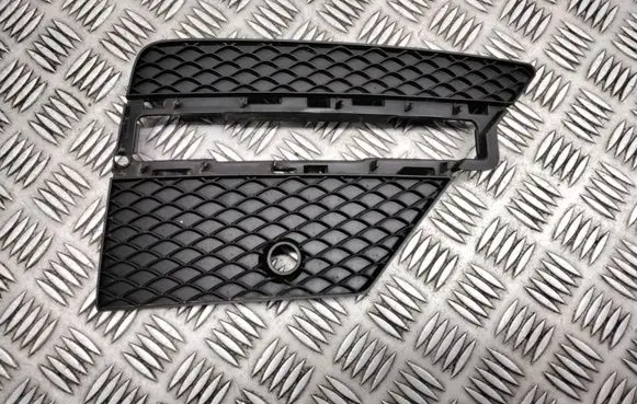 Mercedes-Benz ML W166 Front fog light trim/grill A1668852922