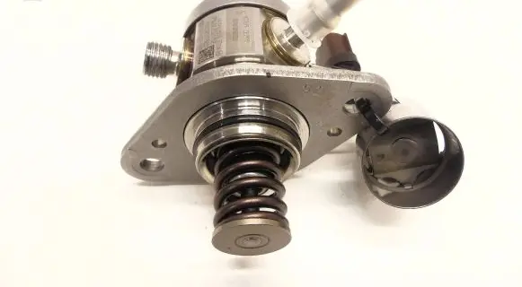 Nissan X-Trail T33 Fuel injection high pressure pump 0261520764