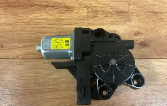 Volvo V70 Rear door window regulator motor 1174081A 071212 970715101