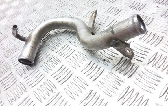 Toyota Prius+ (ZVW40) Engine coolant pipe/hose
