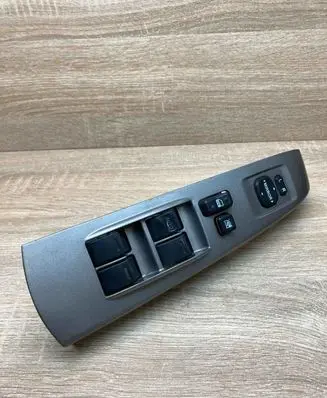 Toyota Prius (XW20) Electric window control switch 8482047021 515051HM4702 LHD