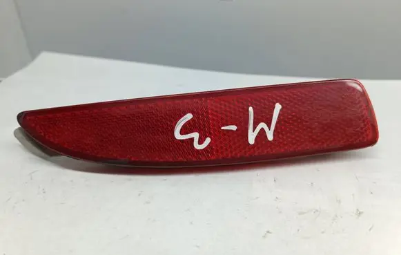 Mazda 3 I Rear tail light reflector P3945B