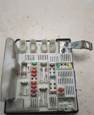 Renault Kangoo II Fuse module 8201044238 519219307