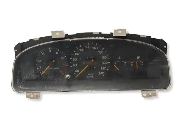 Mazda 626 Speedometer (instrument cluster) GC5KC