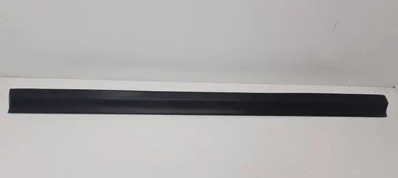 Volkswagen PASSAT B4 Front door trim (molding) 3A0853516