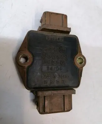 Audi 80 90 B3 Ignition amplifier control unit 4A0905351