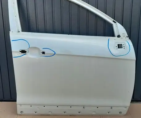 Chevrolet Captiva Front door