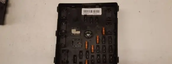 Volkswagen PASSAT B6 Fuse module 3C0937125
