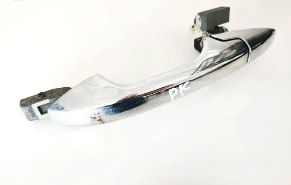 Honda CR-V Front door exterior handle 