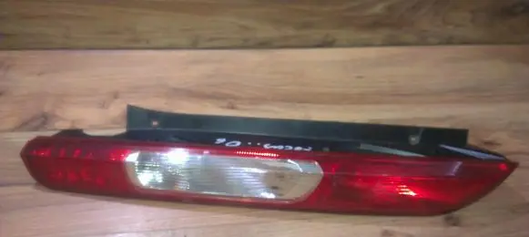 Ford Focus Rear/tail lights nenustayyta