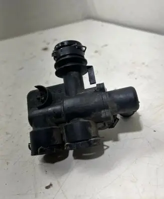 Mercedes-Benz E W211 Coolant heater control valve 2118320584