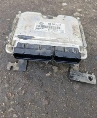 Seat Toledo II (1M) Engine control unit/module 038906012BS 28SA4211 0281010228