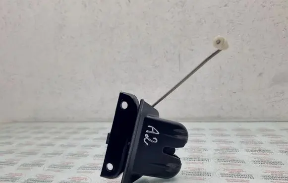 Audi A2 Tailgate/trunk/boot lock/catch/latch 8Z0827520
