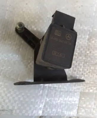 Mercedes-Benz SL R230 Air suspension front height level sensor A0025428818