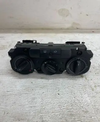 Volkswagen Tiguan Climate control unit 5M2820045A 5HB00932727