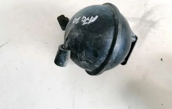 Vacuum air tank
