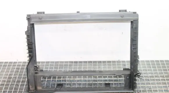 BMW 5 E60 E61 Radiator trim 7805306