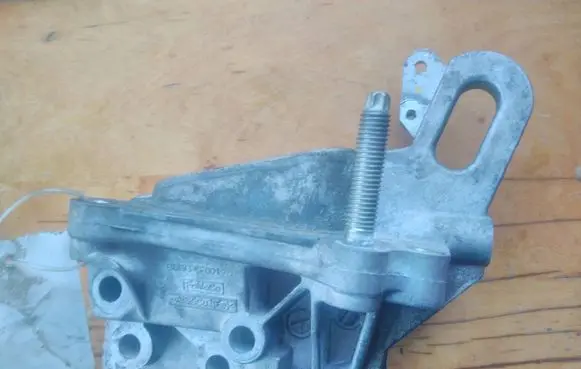 Ford C-MAX II other engine part BM5G6F001
