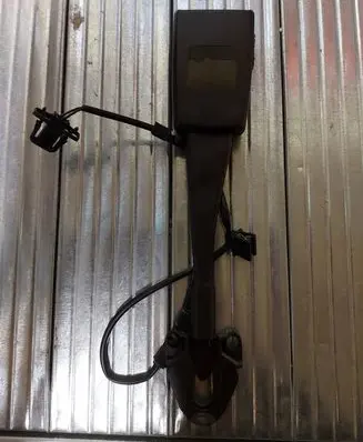 Audi A4 S4 B8 8K Front seatbelt buckle 8K0857755F