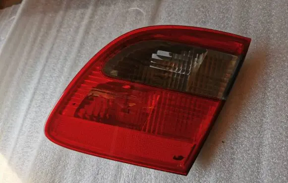 Mercedes-Benz E W211 Tailgate rear/tail lights A2118203064 379510 RWLS211