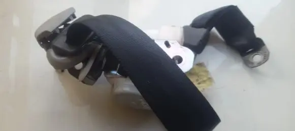 Toyota Yaris Middle seatbelt (rear) H073818 7E6070