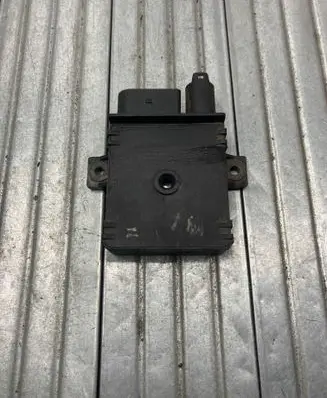 BMW 7 E65 E66 Glow plug pre-heat relay 7788956 5857R 0000165604
