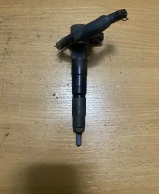 Subaru Outback Fuel injector 16613AA040 2957000230