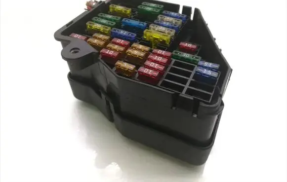 Audi A4 S4 B6 8E 8H Fuse module 8D2941824