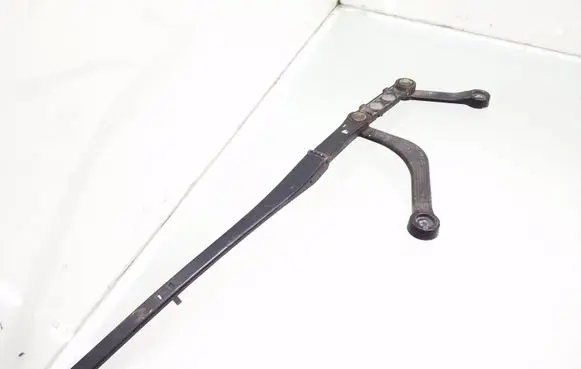 BMW 5 E39 Front wiper blade arm 8209880