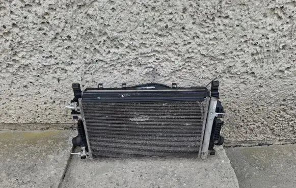 Opel Astra J Coolant radiator 