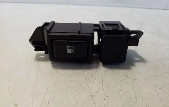 Nissan Navara D23 Fuel tank opening switch 681RU4JA0A