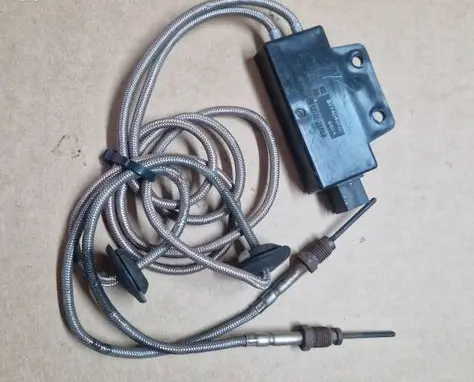 Nissan 240ZX, 280ZX, 300ZX Exhaust gas temperature sensor 74040700 9824