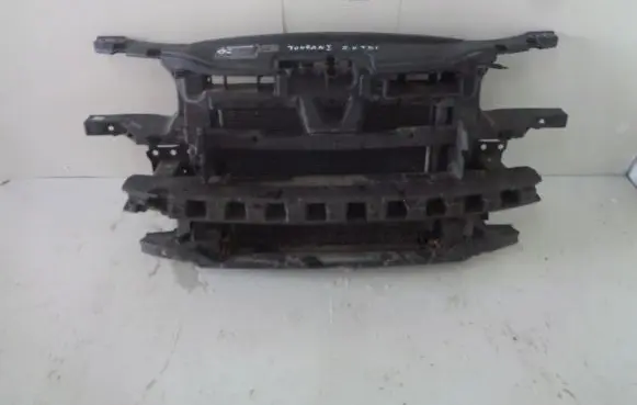 Volkswagen Touran I Front piece kit 