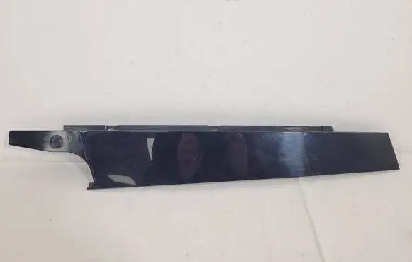 Audi Q5 SQ5 Front door glass trim molding 8R0837901 25S26S
