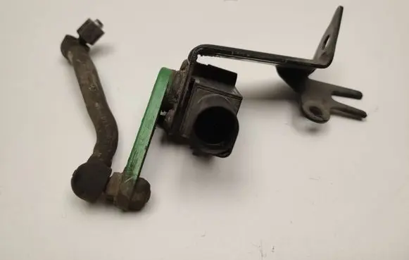 Porsche Macan (95B) Air suspension front height level sensor 