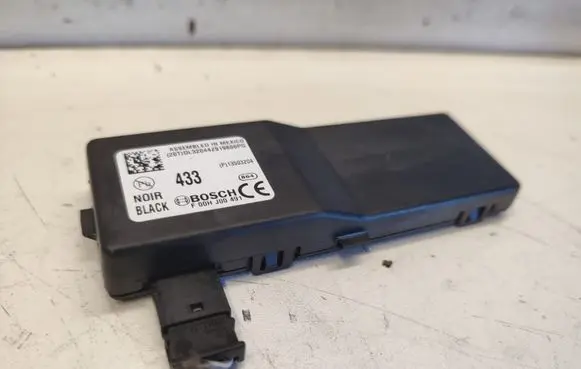 Opel Insignia A Door central lock control unit/module 13503204