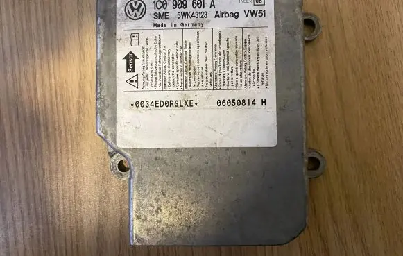 Volkswagen PASSAT B5 Airbag control unit/module 1C0909601A 06050814H 5WK43123