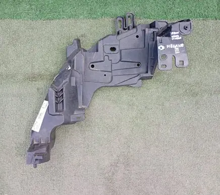 Renault Megane III Headlight/headlamp mounting bracket 622232066R
