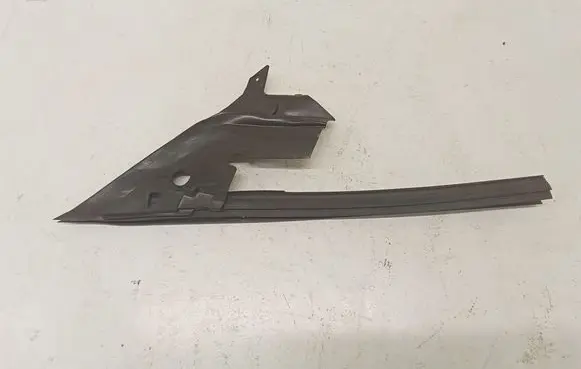 Tesla Model 3 Other front door trim element 133476