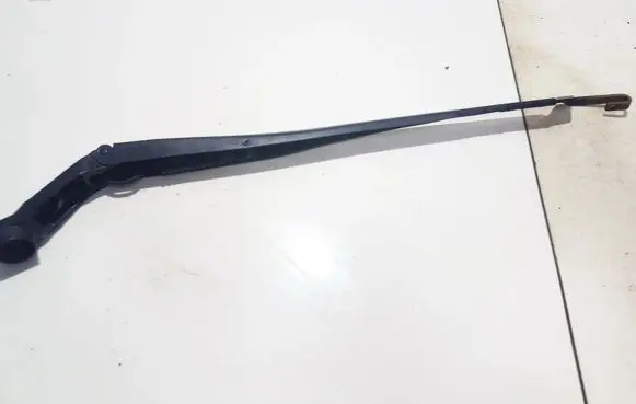 Toyota Auris 150 Front wiper blade arm 3451926