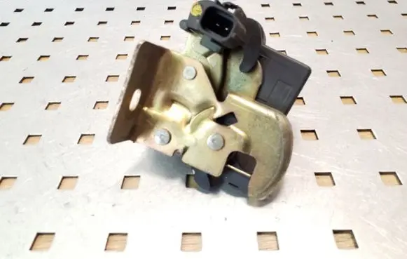 Jeep Grand Cherokee (WJ) Tailgate window lock/catch/latch 740AAK