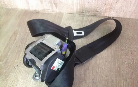Audi A6 S6 C6 4F Front seatbelt 605405300