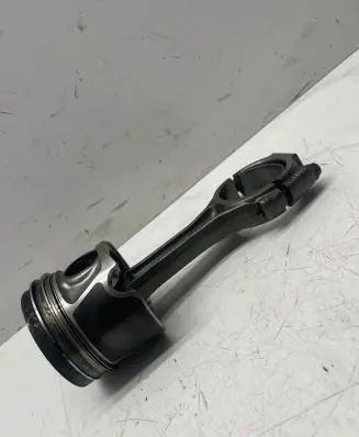 Volkswagen PASSAT B6 Piston with connecting rod