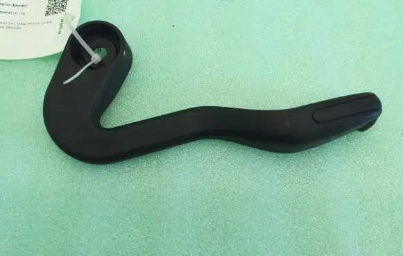 Volkswagen PASSAT B7 Engine bonnet (hood) release handle 587707G