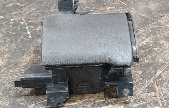 Nissan X-Trail T30 Cup holder 68430EQ000