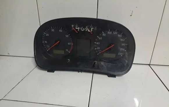 Volkswagen Golf IV Speedometer (instrument cluster) 1J0919860 110008773001