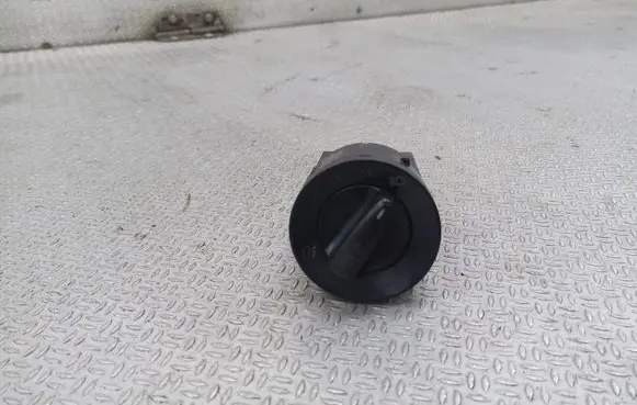 Volkswagen PASSAT B5 Light switch 1C0941531