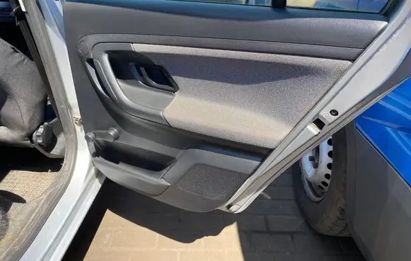 Skoda Fabia Mk2 (5J) Rear window lifting mechanism without motor