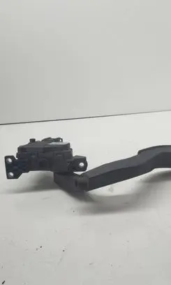 Volkswagen PASSAT B5.5 Accelerator throttle pedal 8D1721523J 6PV00837603