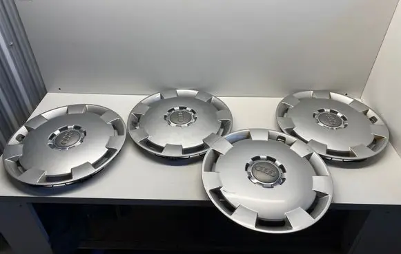 Audi A3 S3 8P R16 wheel hub/cap/trim 8P0601147A